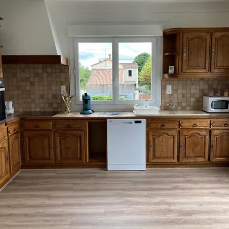 Agréable maison en centre ville Châteaubernard