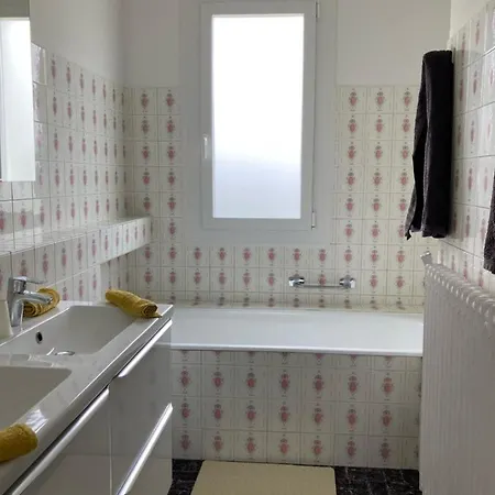 Agréable maison en centre ville Châteaubernard